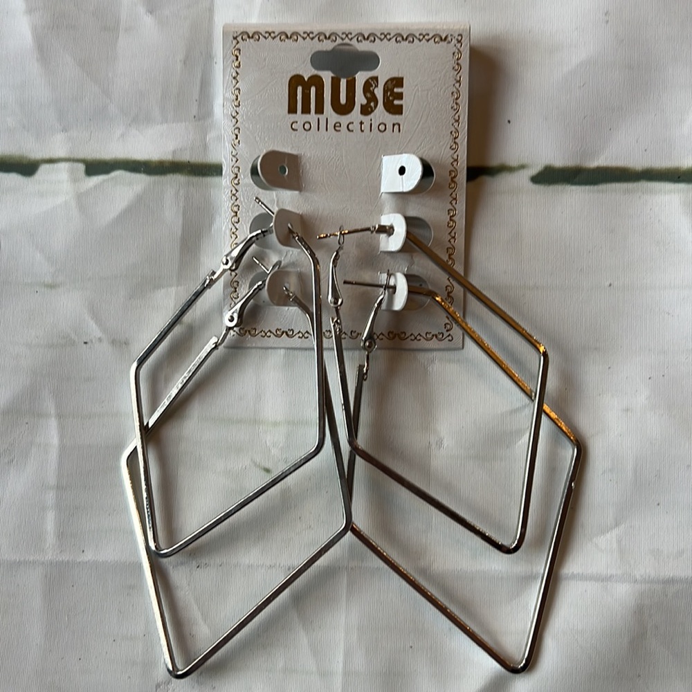 Two pair diamond shaped earrings NWT.